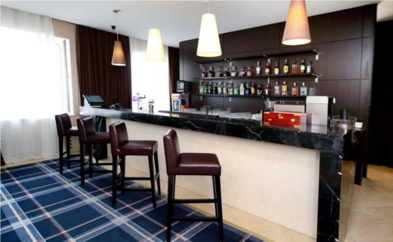 Manhattan Hotel 4*