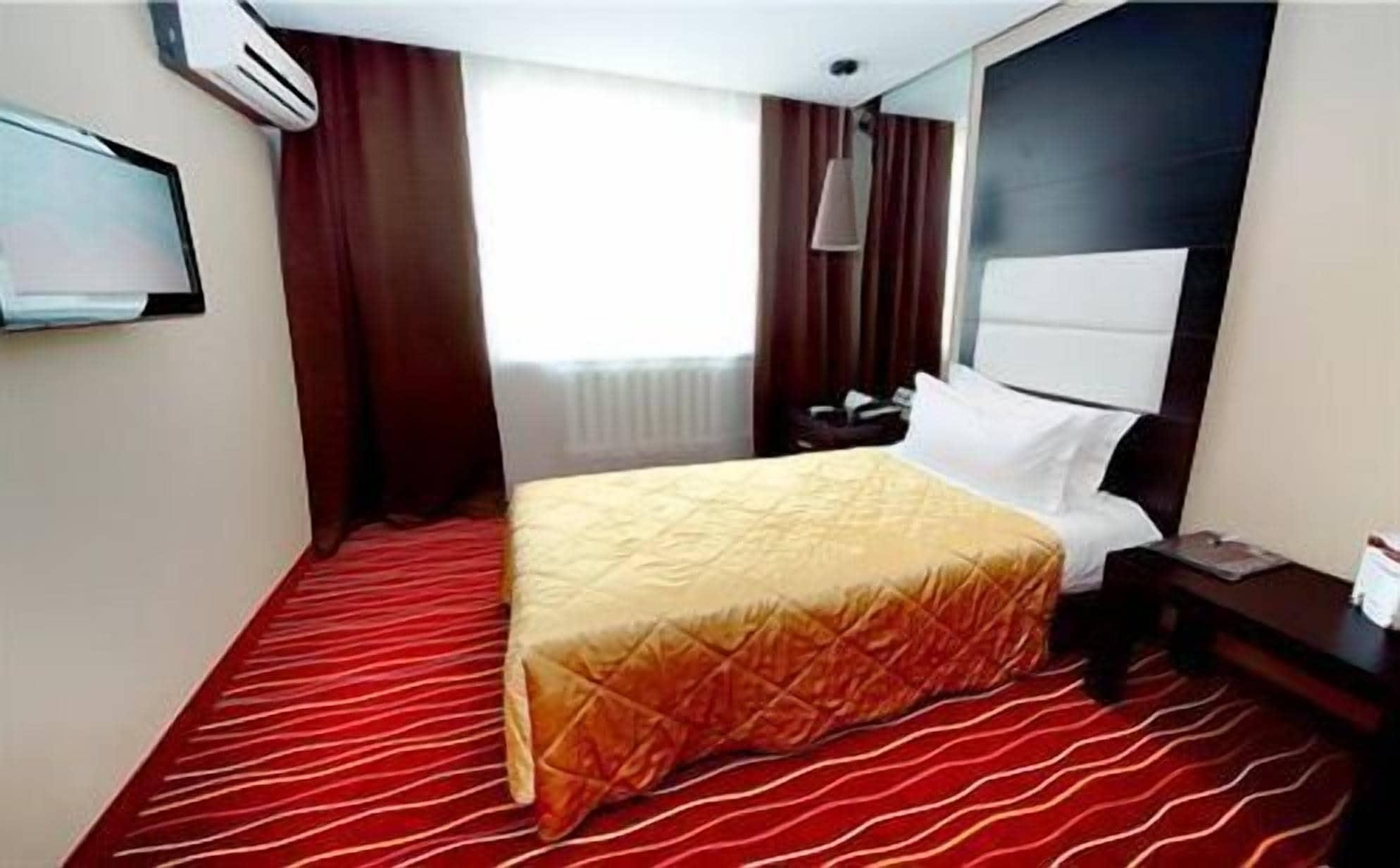Hotel Manhattan 4*